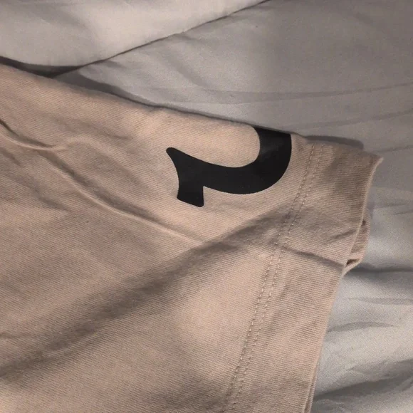 EUC True Religion men’s beige short sleeve Logo tee, size XL - Picture 3 of 5